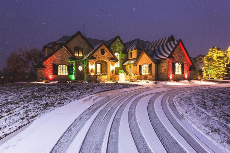 Christmas Landscape Lights For the Easiest Season Yet Paramount