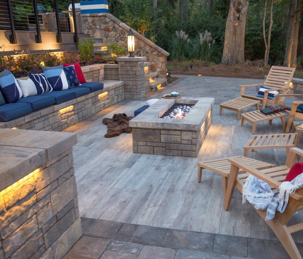 Firepit Designs: Hardscaping for Autumn Evenings